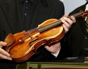 suoi-nhac-quang-trung-dan-violon-to-nhen (1)