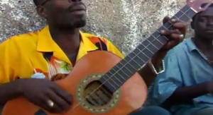 Danh guitar voi 1 day