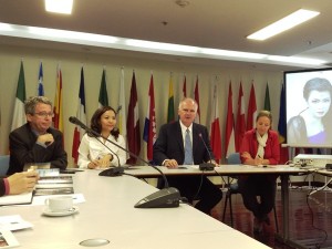 LienhoanamnhacchauAu