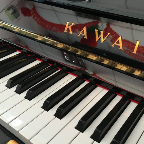 Logo Kawai và phím đàn piano kawai ks3f