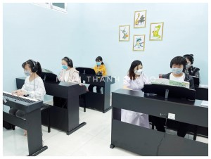 Học đệm hát Thánh ca