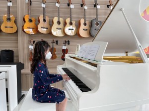 mua đàn pianod đệm hát nhà thờ